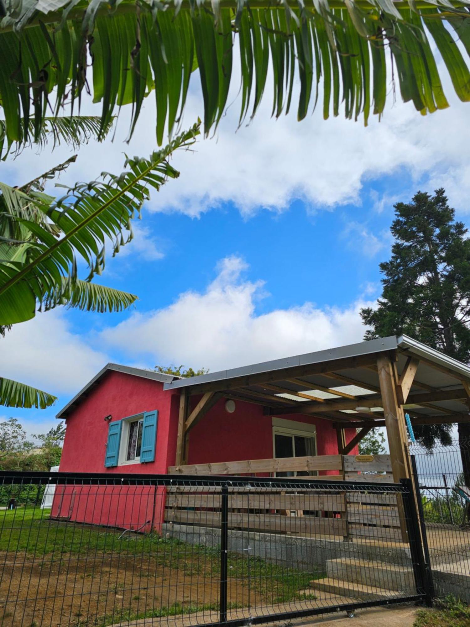 Au Coeur Des Plantations Guest House La Possession Exterior foto