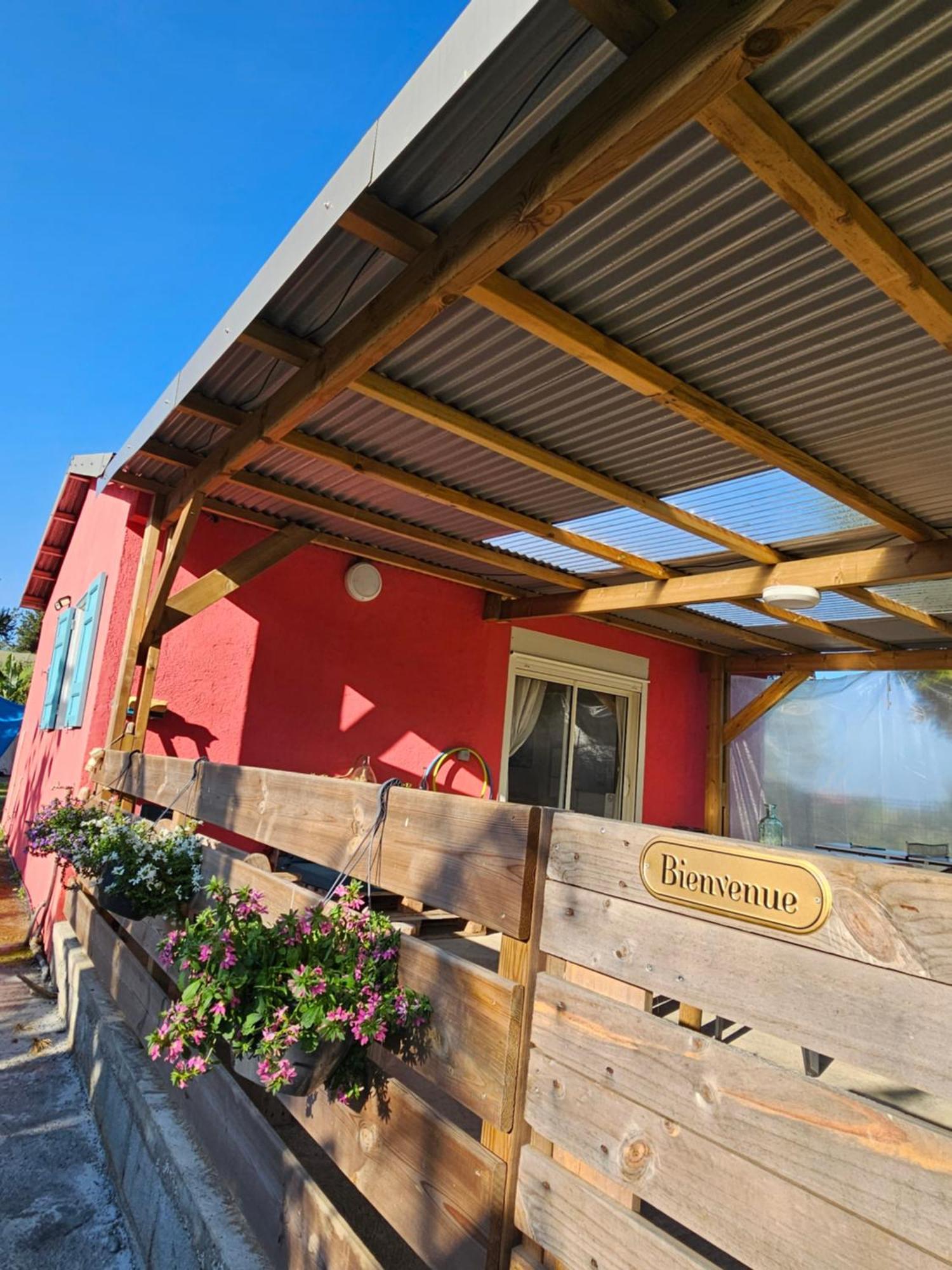 Au Coeur Des Plantations Guest House La Possession Exterior foto